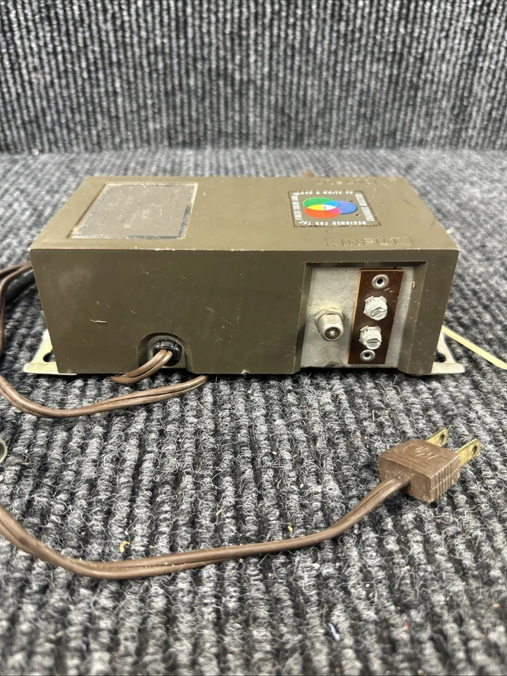 Channel Master 7036 VHF Solid State Distribution Amplifier - Image 1 of 4