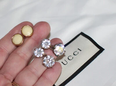 Juego de bisel Kate Spade crema gota de goma tachuelas y pendientes transparentes con bolsa para el polvo gucci Foto 1 de 4