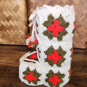 Portabotas de Navidad de ganchillo hecho a mano vintage cuadrados de abuela blanco rojo verde - Imagen 1 de 9
