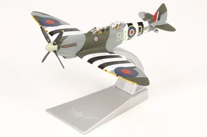 AA29202 Corgi Spitfire T.Mk 9 1/72 Model MJ627 Biggin Hill Heritage Hangar - Picture 1 of 2