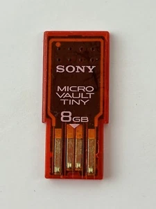 Petite clé USB Sony Micro Vault 8 Go USM8GH rouge - Photo 1/2