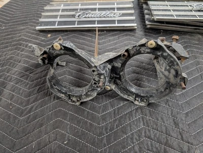 Carcasa de faro izquierdo Riviera 1968 1969 Buick mecanismo de ocultación sin grietas Foto 1 de 4