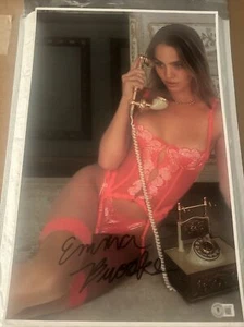 Emma Brooks signiertes Foto BAS Beckett AD24826 - Bild 1 von 3