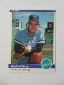 GAYLORD PERRY 1984 FLEER BASEBALL CARD #641 KANSAS CITY ROYALS - Picture 1 of 2