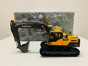 Volvo EC220D Crawler Excavator DieCast Model 1/50 Scale New in Original Box - Picture 1 of 7