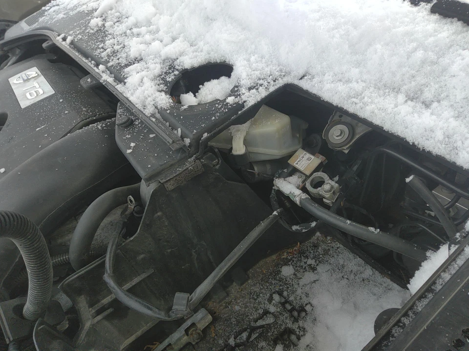 13 VOLVO 60 SERIES Master Cylinder S60 - Imagem 1 de 1