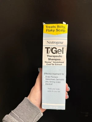 Xampu terapêutico anti-caspa Neutrogena T/Gel alcatrão de carvão 8,5 oz; Exp. 27/07 - Imagem 1 de 3