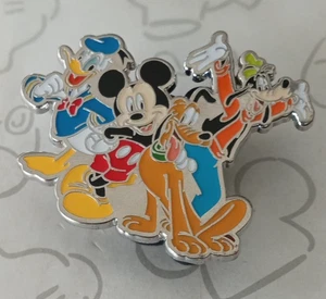 Mickey Mouse Goofy Donald Duck Pluto Posing Monogramm Disney Pin 155215 - Bild 1 von 2