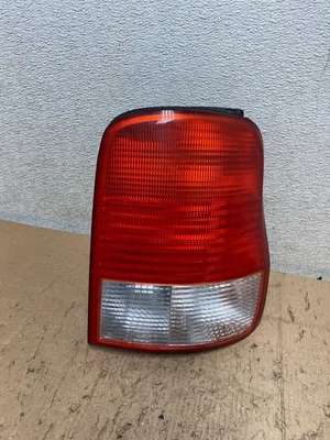 2002 Kia Sedona Right Passenger RH Side Tail Light Oem S5299 DW - Image 1 of 4