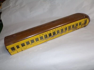 Original Vintage Lionel prewar O Gauge UP 754  body, roof, end casting for resto - Image 1 of 4
