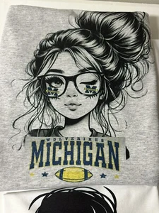 T-shirt ragazza Michigan Wolverines taglia S M L Xl 2xl 3xl 4xl 5xl - Foto 1 di 1