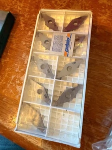 NUOVA confezione da 9 inserti in carburo SECO # VNMA220408 / 883 VNMA 432F / 714.470 Vh1 - Foto 1 di 3