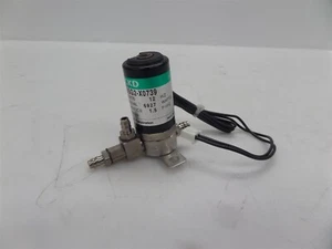 CKD USG2-X0739 Air Vacuum 3-Way Solenoid Pneumatic Valve - Picture 1 of 7