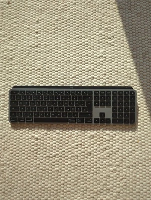 Logitech MX Keys für Mac – Bluetooth Tastatur Deutsch (Space Grau) – gebraucht w - Bild 1 von 4