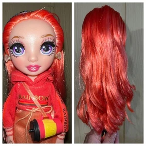 Muñeca Rainbow High personalizada teñida con el pelo única en su clase Bella Parker naranja coral - Imagen 1 de 5