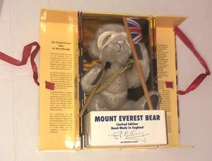 RARE Sir Edmund Hillary SIGNED Merrythought Everest Bear Mohair Teddy NRFB NEW - Picture 1 of 24