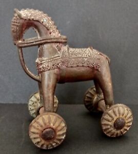 Antique Cast Iron Horse On Wheels Pull Toy 4 3/4" Tall & Weighs 1 Pound 4 Ounces