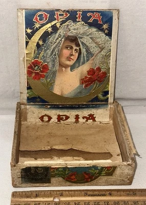 ANTIGUA CAJA DE CIGARRILLOS DE MADERA DE OPIO FUMAR TABACO HERMOSA DAMA NUEVA YORK Foto 1 de 4