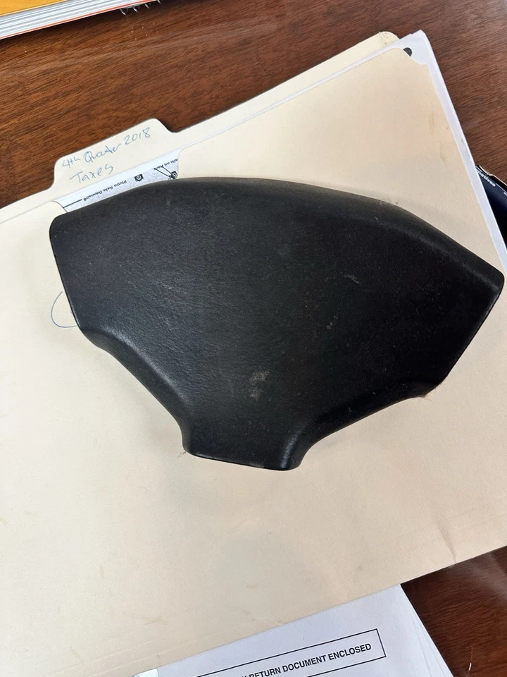 Almohadilla central del volante Delorean 1981 Foto 1 de 1