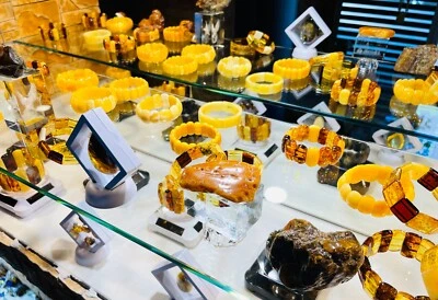 Antiker natürlicher baltischer Bernsteinstein  Bernsteinfarbener Rohstein Echt - Bild 1 von 4