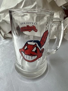 Taza de cerveza de vidrio vintage Cleveland Indians CHIEF WAHOO logotipo MLB 8 disponibles - Imagen 1 de 4