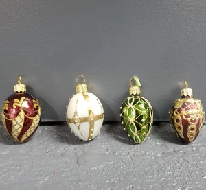4 - 2" Glas Ei geformt Weihnachtsschmuck grün burgund weiß - Bild 1 von 10