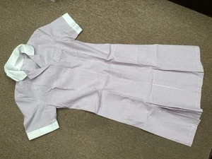 KRANKENSCHWESTERN GESUNDHEIT ZAHNARZT KLEID ROSA WEISS GESTREIFT NEU MIT TASCHEN 22 COSPLAY - Bild 1 von 6
