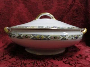 Noritake Rochambeau, 61228, Blue Basket of Flowers: Covered Serving Bowl, 8" - Picture 1 of 9