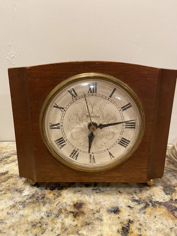 Vintage Westclox Sheraton Electric Mantle Alarm Clock Solid Maple S12-H Cover