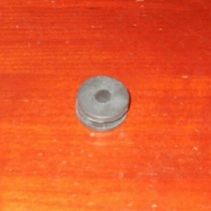 SUZUKI LT80,KAWASAKI KFX80 GAS TANK MOUNTING RUBBER GROMMETT 1987-2006 - Picture 1 of 3