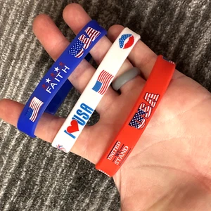 3 Pack USA Flag Bracelet 4th July Patriot Wrist Band Stretched Rubber Band Flag - Picture 1 of 10