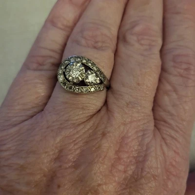 Anillo vintage de oro blanco de 14K y diamantes Foto 1 de 4