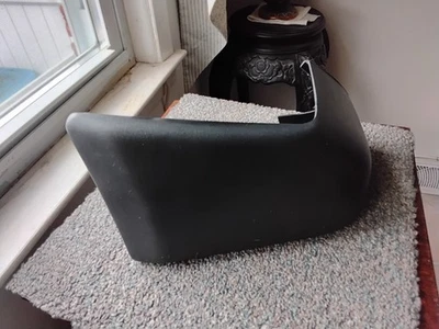 Acabador de tapa trasera Land Rover Range Classic 87-95 lado del pasajero derecho NTC5232 Foto 1 de 4