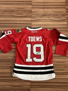 Autograph Jonathan Toews Reebok Blackhawks Jersey Stitched sz Small - Picture 1 of 7