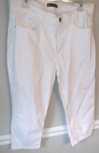 Lee Easy Fit White Cotton/Spandex Capri Pants Inseam 20" Size 14 EUC - Picture 1 of 5