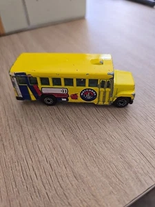 Matchbox Diecast Model - - School Bus - Yellow - 1985 - Picture 1 of 6