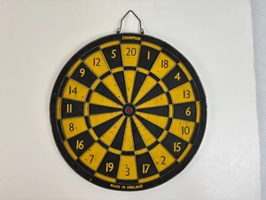 Tablero de dardos de doble cara Champion de colección 14,5" Inglaterra carcasa de metal negro y amarillo - Imagen 1 de 14