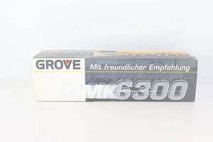 Siku 1847 1:87 Scale Heavy Haulage Transporter with Flat-Bed Trailer - Picture 1 of 10