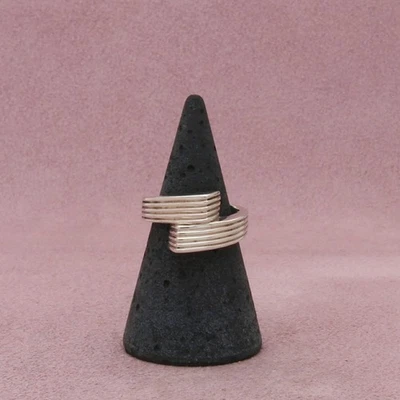 sterling silver ridged geometric ring size 6 - Image 1 of 3