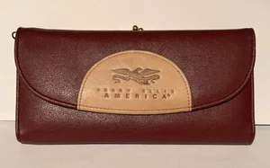 Neu ohne Etikett Perry Ellis Damen-Geldbörse mit Echtlederbesatz Scheckbuchhülle organisieren - Bild 1 von 8