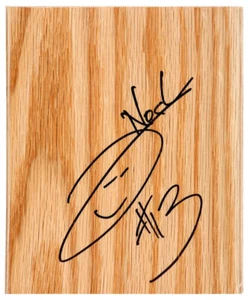 Joakim Noah (CHICAGO BULLS) Signed 5×6 Floor Piece - (SCHWARTZ COA) - Picture 1 of 1