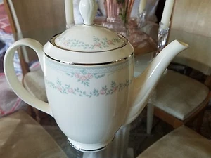 Pfaltzcraft American Bone China Alexander Coffee Pot  - Picture 1 of 9
