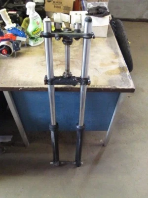 Husqvarna Husky 390 CR 1978 1979 WR horquillas delanteras árboles y eje Foto 1 de 4