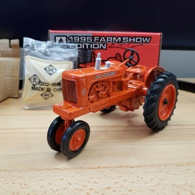 Ertl Allis-Chalmers WD-45 Tractor with Umbrella Agco 1995 Farm Show Edition 1:16 - Image 1 of 4