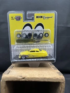 M2 Machines Mooneyes Equipped 1949 Mercury Custom R19 24 -10 - Picture 1 of 4