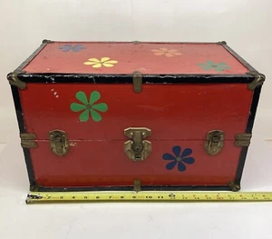 Wood Chest Suitcase Red With Flowers Metal Trim 18”x10.5”x10.5” Vintage - Picture 1 of 7