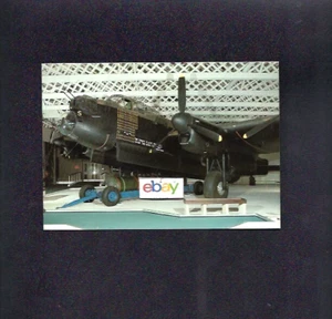 AVRO LANCASTER R5868 83. GESCHWADER NACH DER SCHLACHT TONY WATT POSTKARTE - Bild 1 von 2