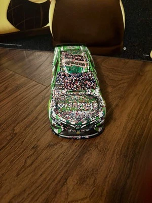 Kyle Busch 1/24 Elite 2019 Interstate Batteries Auto Club Speedway Win Standard Foto 1 de 4