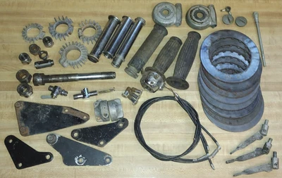 Lote de piezas usadas aleatorias BSA Triumph 350 441 500 650 750 A50 Norton Foto 1 de 4