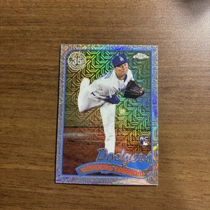 Paquete 2024 Topps '89 cromo plata Mojo Yoshinobu Yamamoto (RC) #2T89C-26 - Imagen 1 de 2